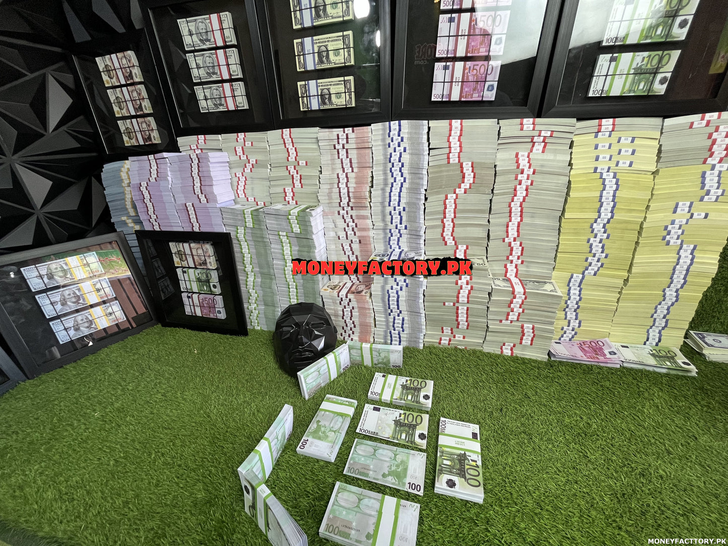 100 Euros Stack