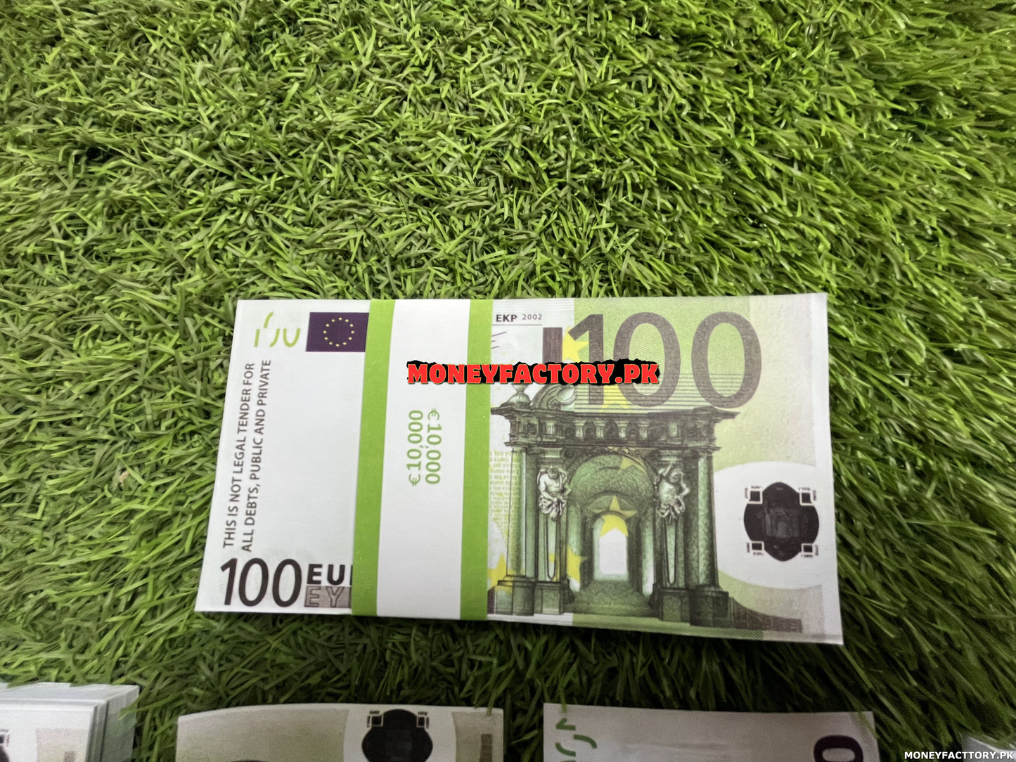 100 Euros Stack