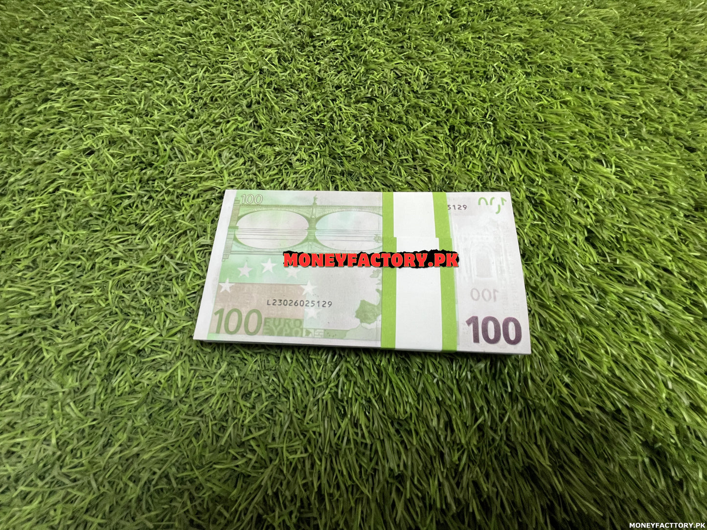 100 Euros Stack