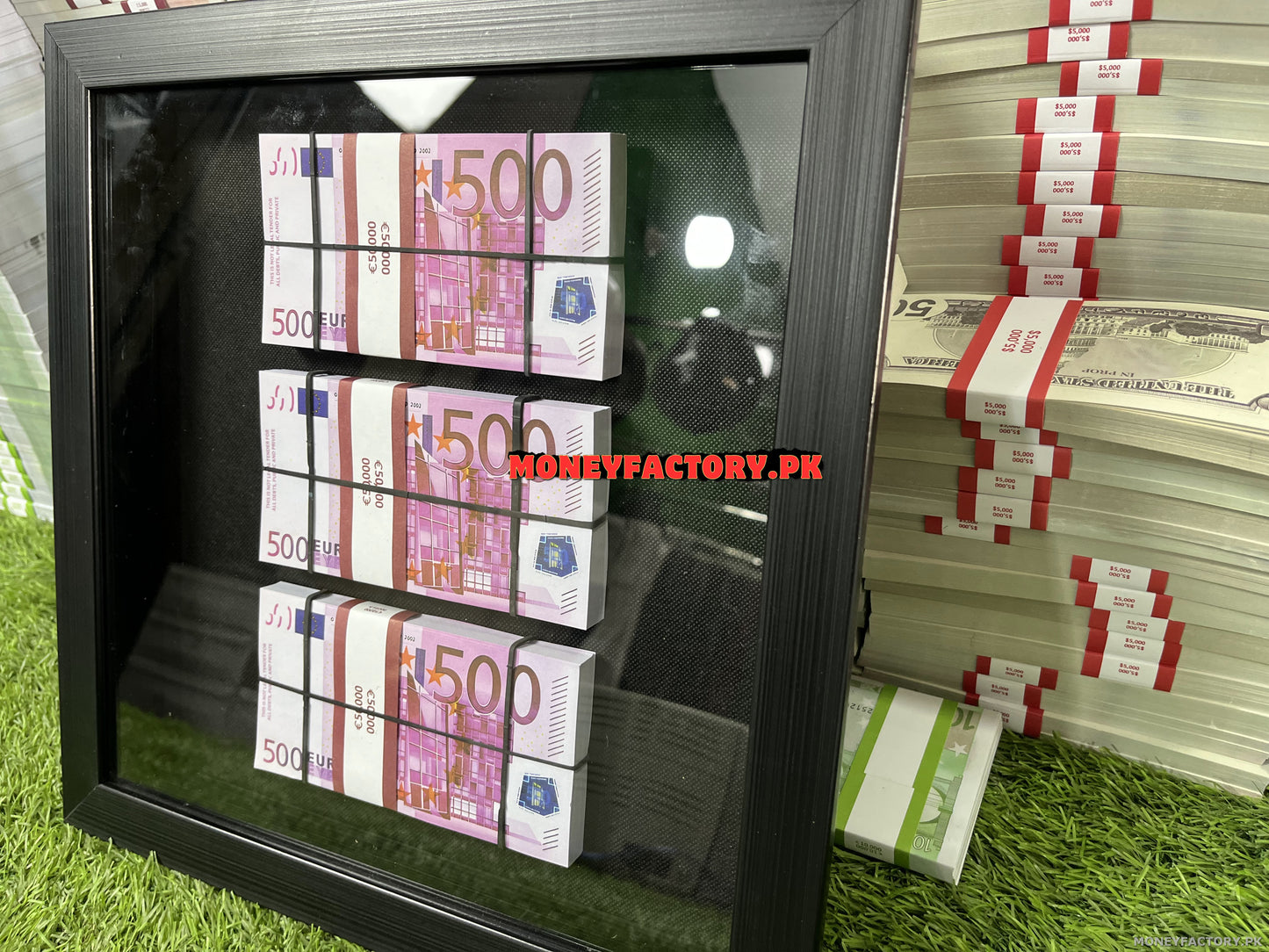 3 Stacks 500 Euros Frame