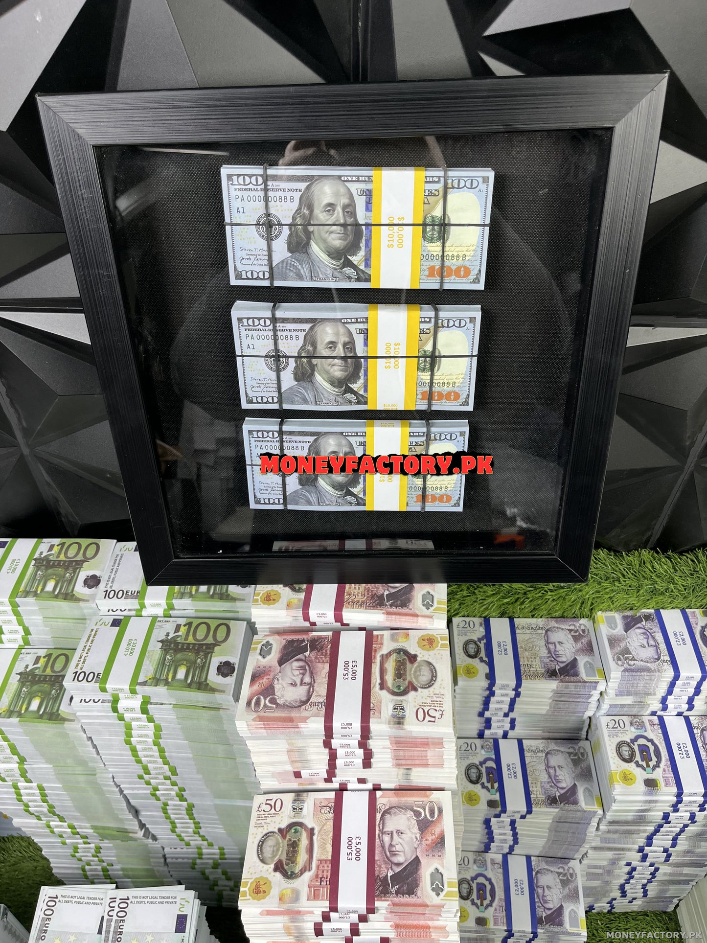 3 Stacks 100 Dollar Frame