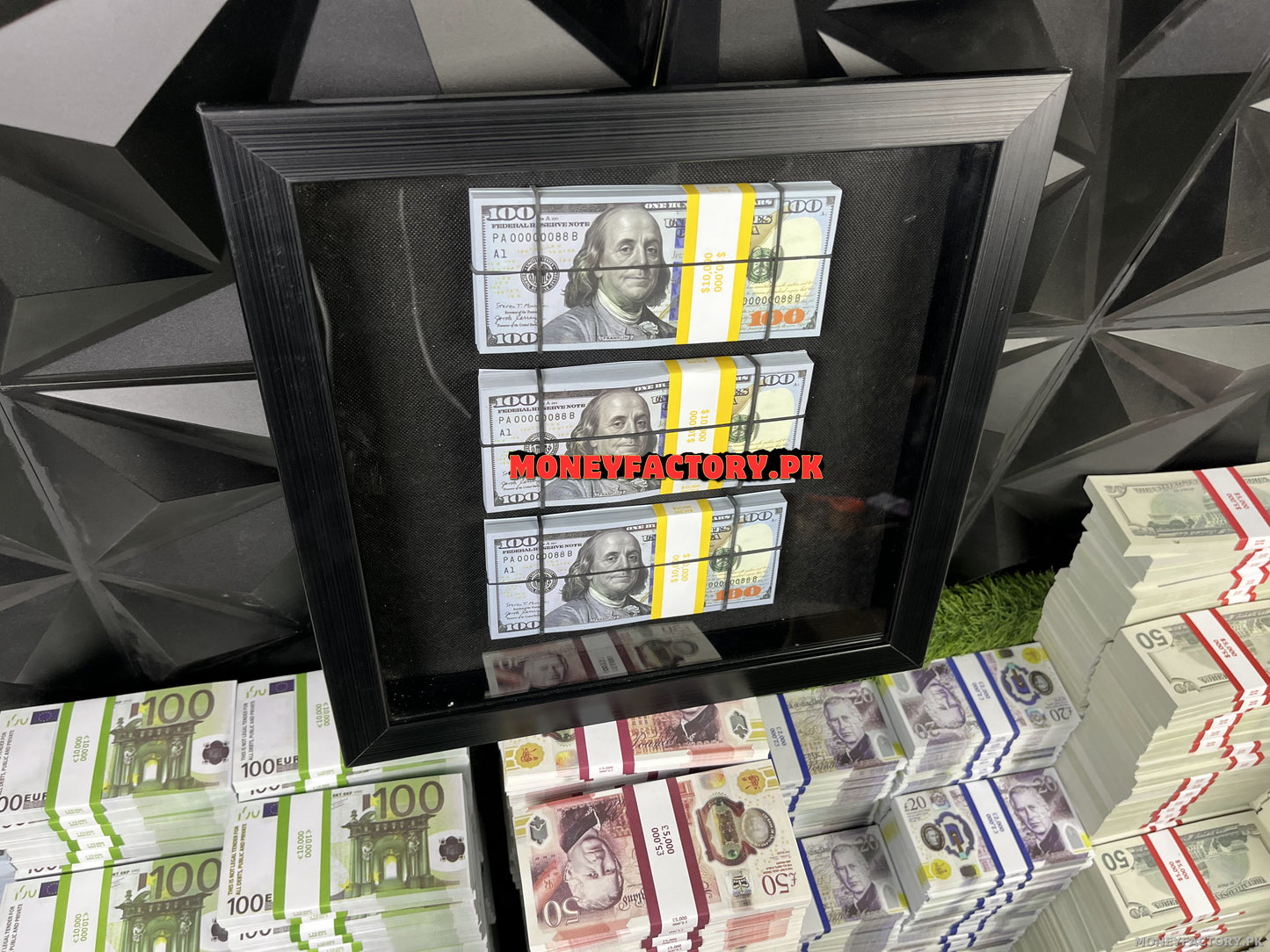3 Stacks 100 Dollar Frame