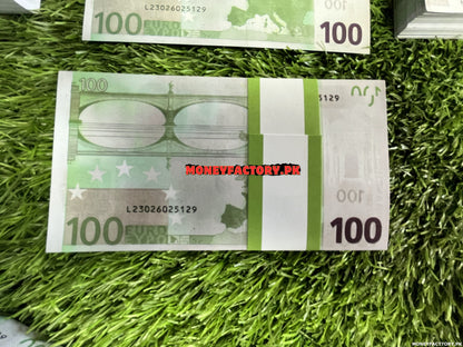 100 Euros Stack