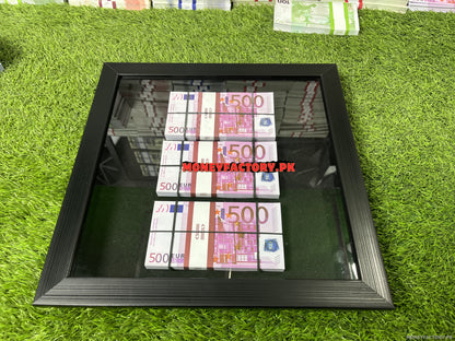 3 Stacks 500 Euros Frame